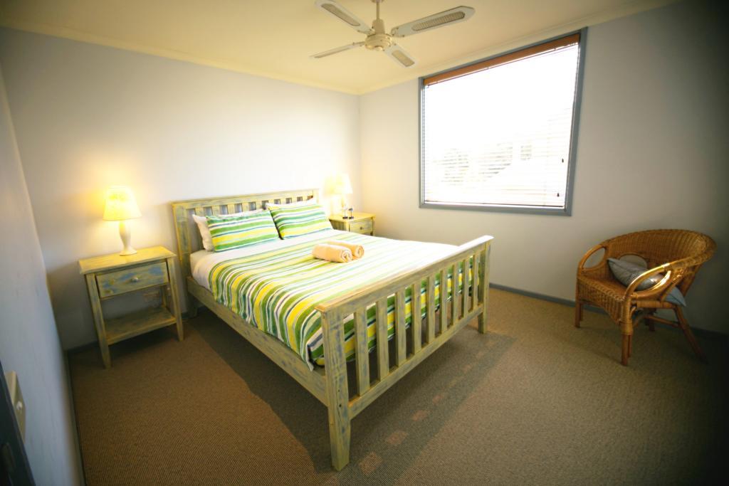 Rayville Boat 4*